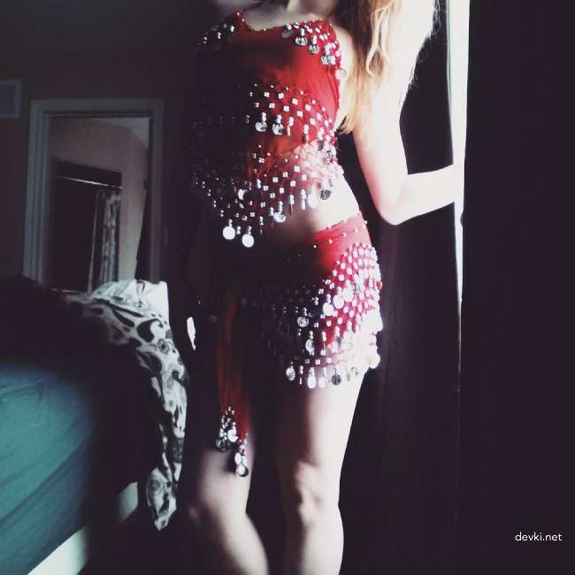 Amateur Solo Masturbation: Explicit Self-Fucking Photo Shoot