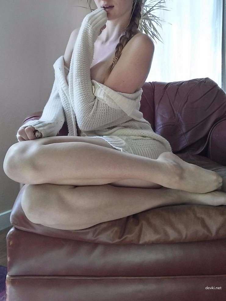 Seductive Amateur Babe Bares All: Explicit [18+] Nude Photo