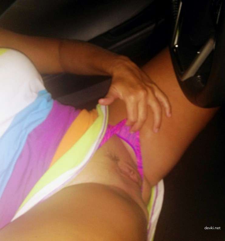 Amateur Car Stripper: XXX Nude Photoshoot Featuring Explicit Nudity