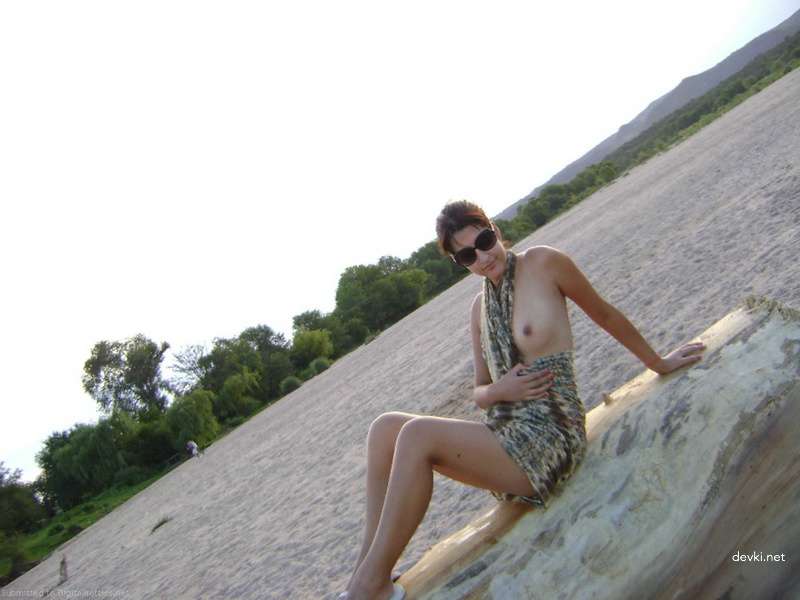 Amateur Slut Reveals Tight Wet Pussy - XXX Close-Up Porn Pic