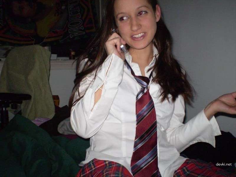 Hot Amateur Chick Fingering Her Wet Pussy - Uncensored Solo Porn Pic