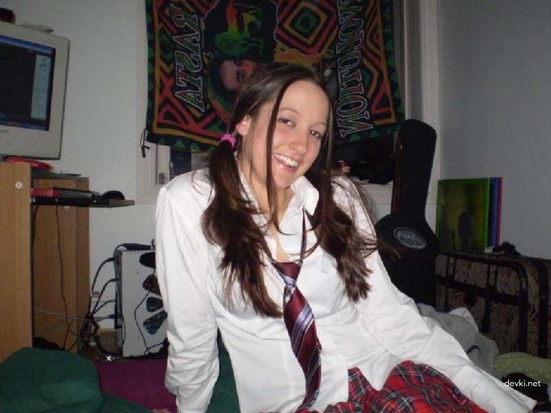 Hot Amateur Chick Fingering Her Wet Pussy - Uncensored Solo Porn Pic