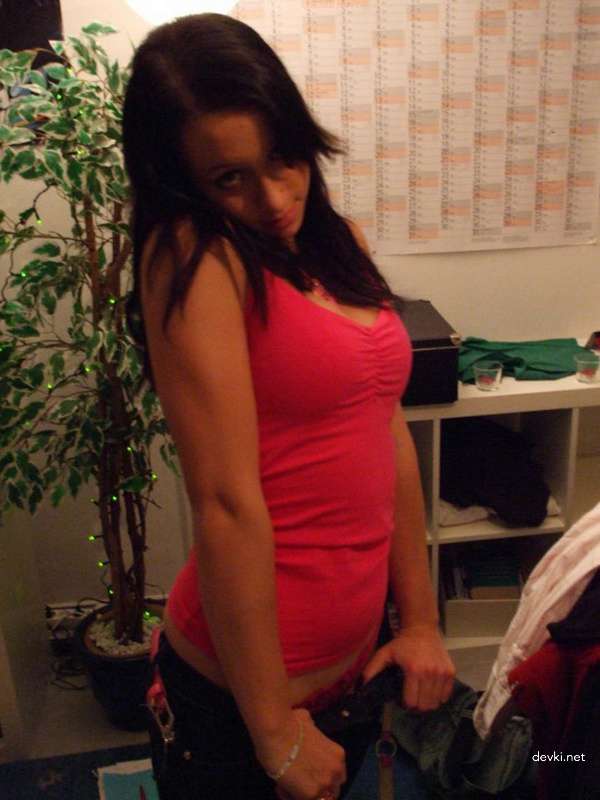 Steamy Homemade Blowjob: Hot Amateur Babe Sucks and Swallows Cum - Explicit XXX Photo