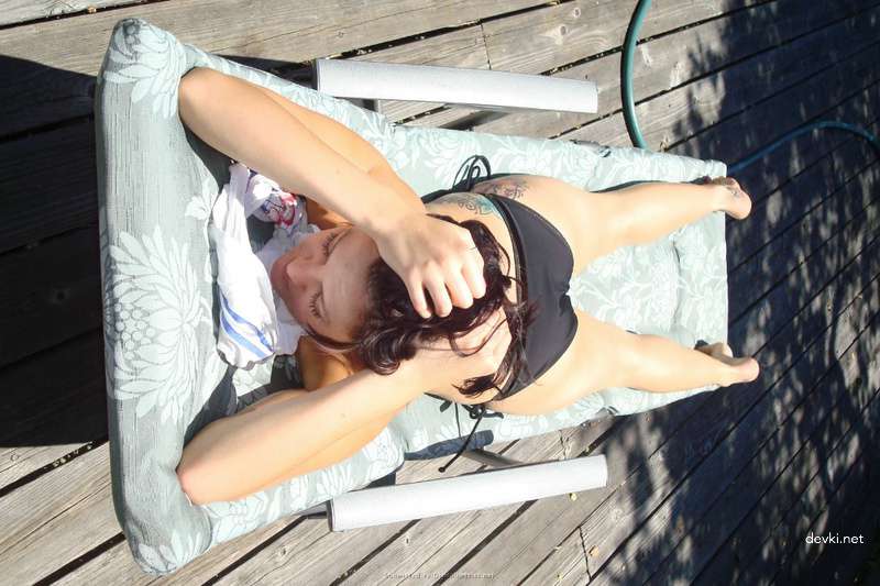 Steamy Amateur Bath Sex: Naked Woman Poses & Fucks Hard