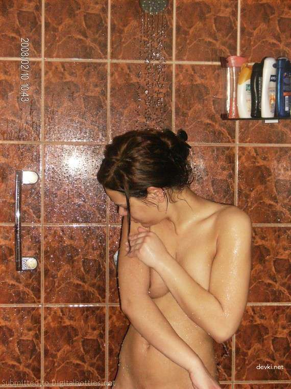 Explicit Amateur Porn: Naked Girl Showering and Sucking Cock