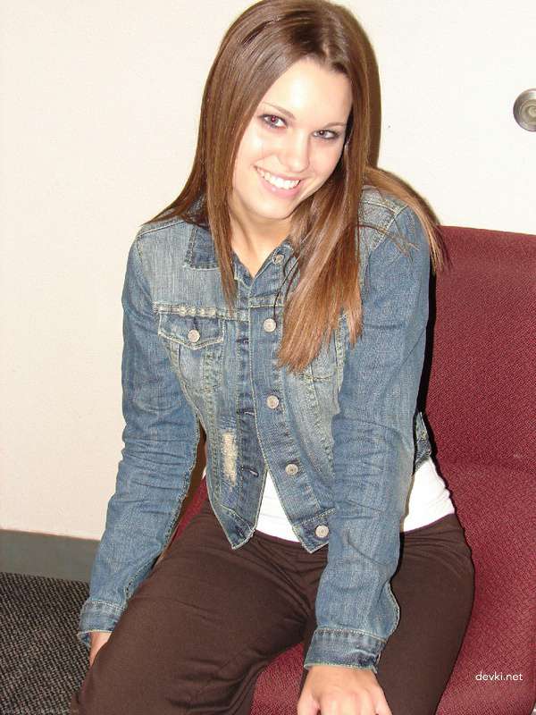 Raw Amateur Prostitute Exposed: Explicit Nude Photos