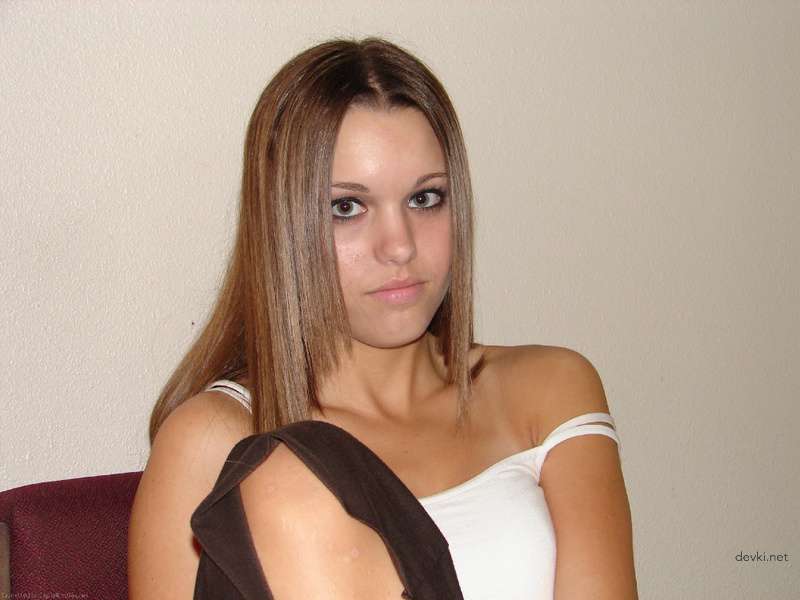 Raw Amateur Prostitute Exposed: Explicit Nude Photos