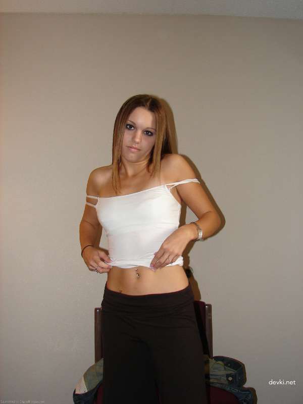 Raw Amateur Prostitute Exposed: Explicit Nude Photos