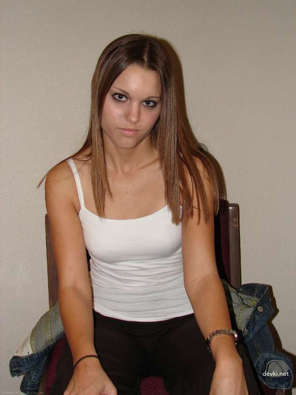 Raw Amateur Prostitute Exposed: Explicit Nude Photos