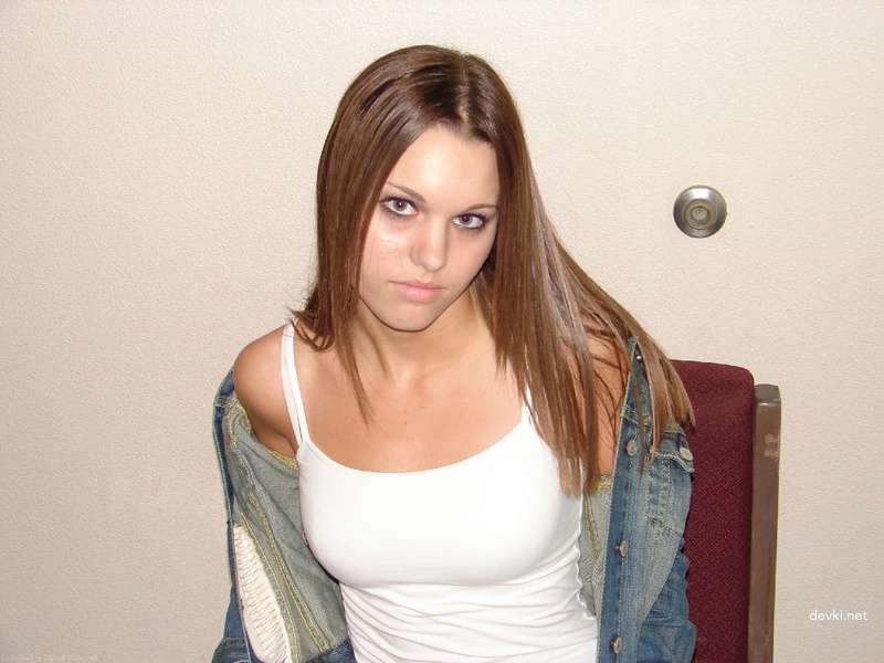 Raw Amateur Prostitute Exposed: Explicit Nude Photos