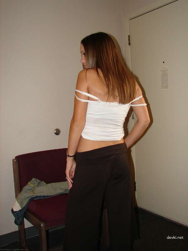 Raw Amateur Prostitute Exposed: Explicit Nude Photos