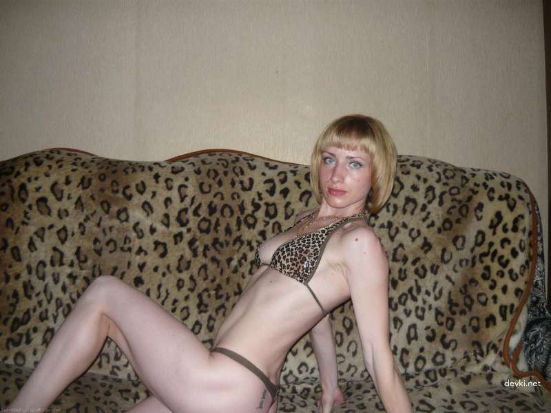 Explicit Amateur Naked Mirror Selfie: Raw Nude Photo