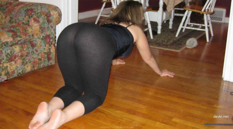 Amateur Curvy Babe Deepthroats Cock in XXX Blowjob Scene