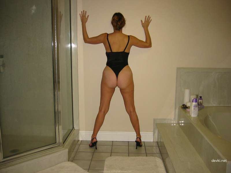 Explicit Amateur Nude Wife Poses at Home - Uncensored Naked Photo Shoot