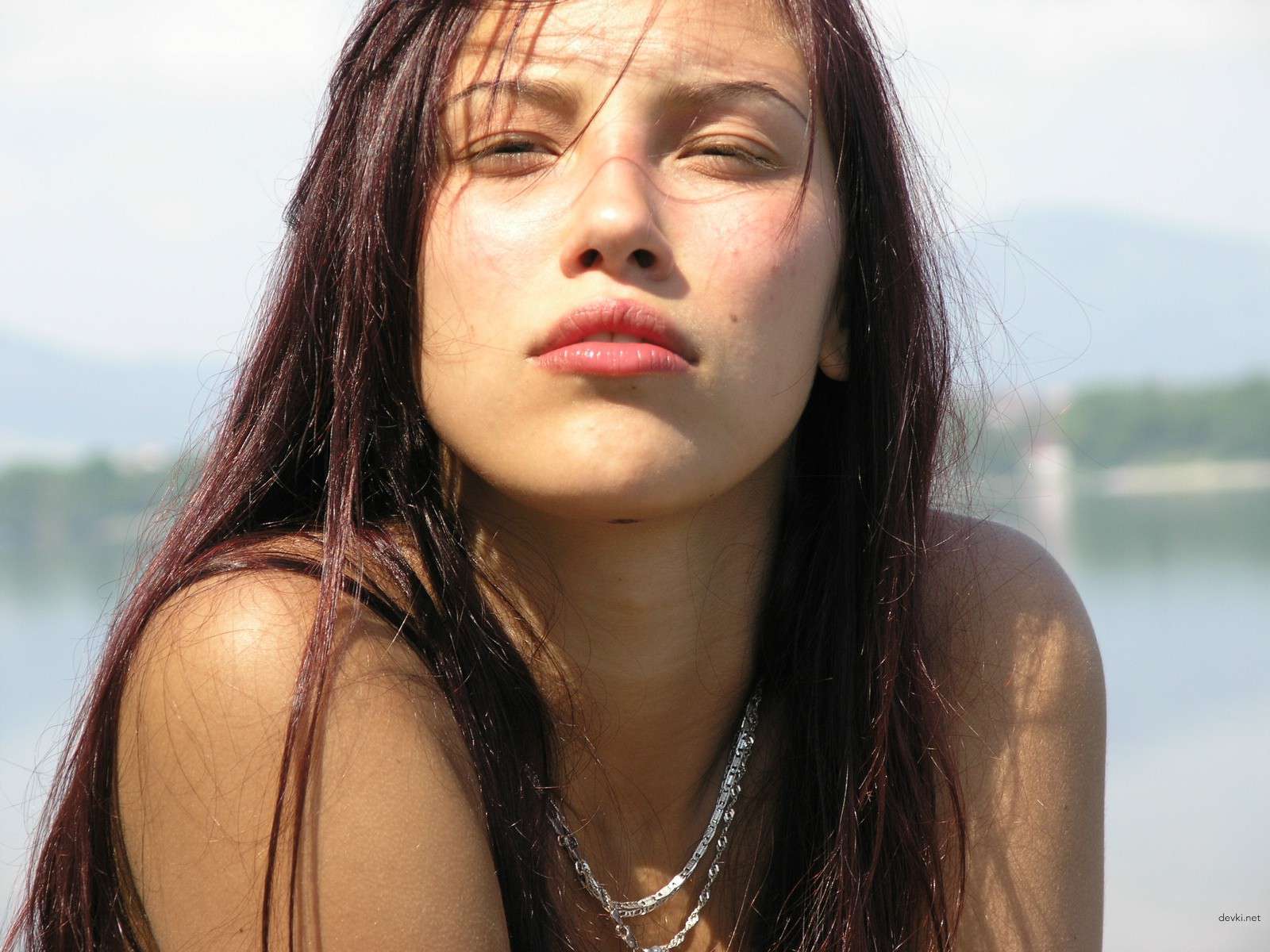 XXX Amateur Babe Goes Pantyless: Explicit Photo Shoot Uncovered