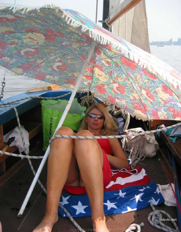 Amateur Wife Explicitly Exposed on Vacation: Hot Holiday Nudity