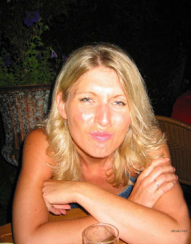 Amateur Wife Explicitly Exposed on Vacation: Hot Holiday Nudity
