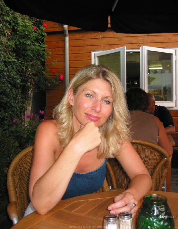 Amateur Wife Explicitly Exposed on Vacation: Hot Holiday Nudity