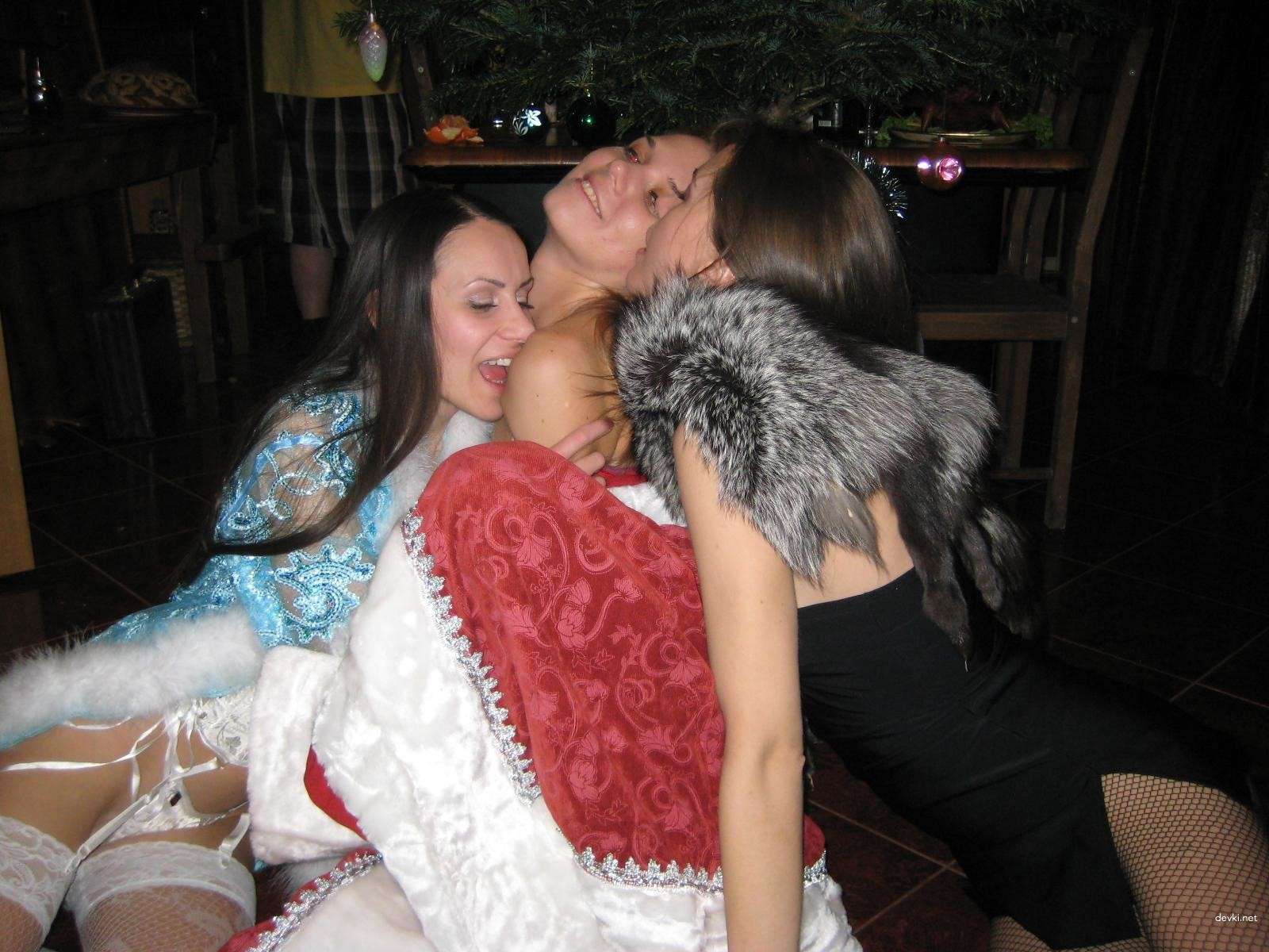Hot Amateur Lesbians Fuck Hardcore - Explicit Photo Collection