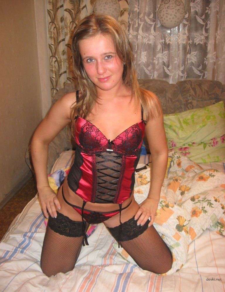 Amateur Girlfriend Deepthroating and Sucking Balls in Explicit Porn Photo