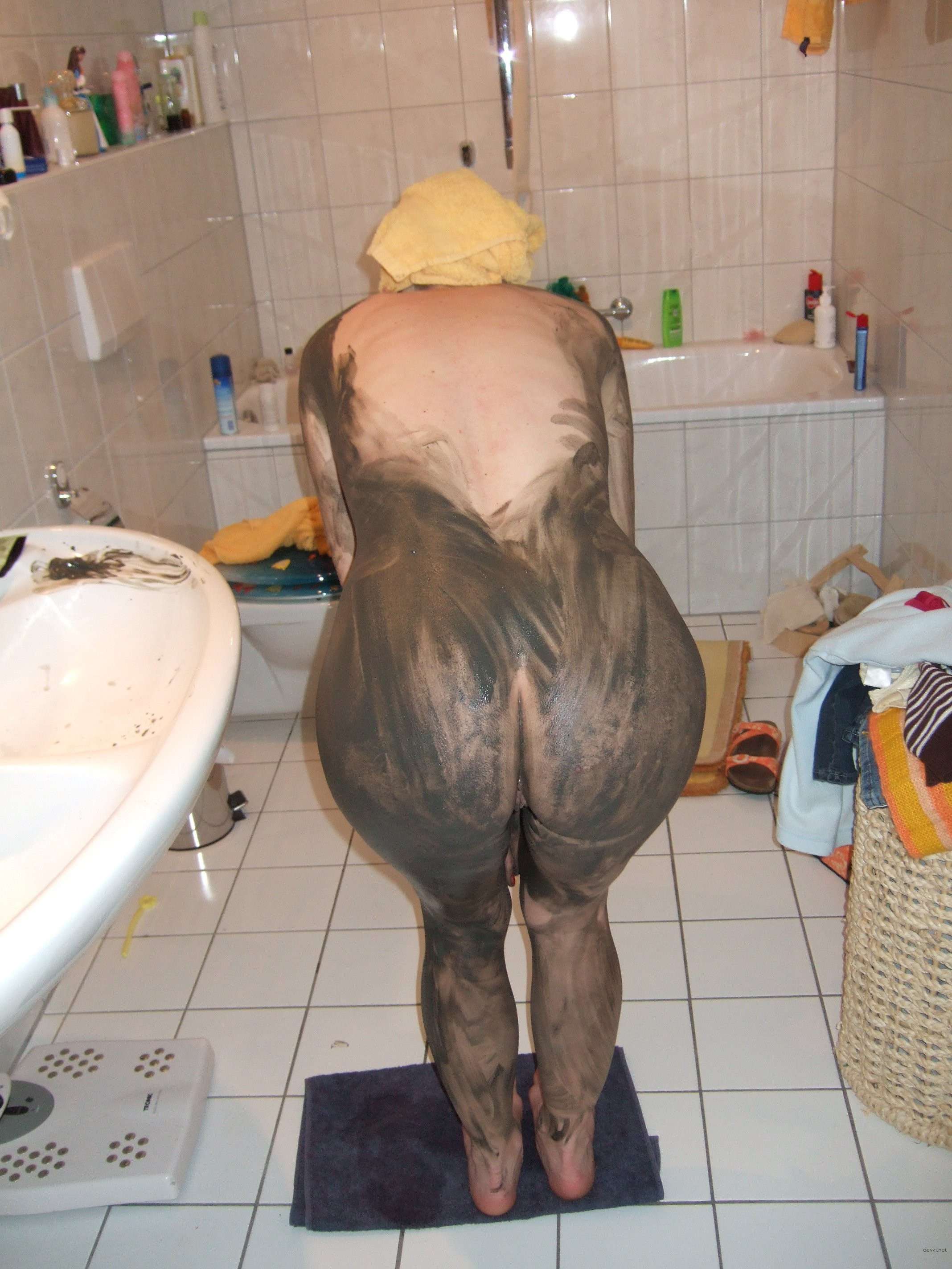 Hot Wife Bares All and Deepthroats Big Cock - Uncensored Amateur Porn Pic