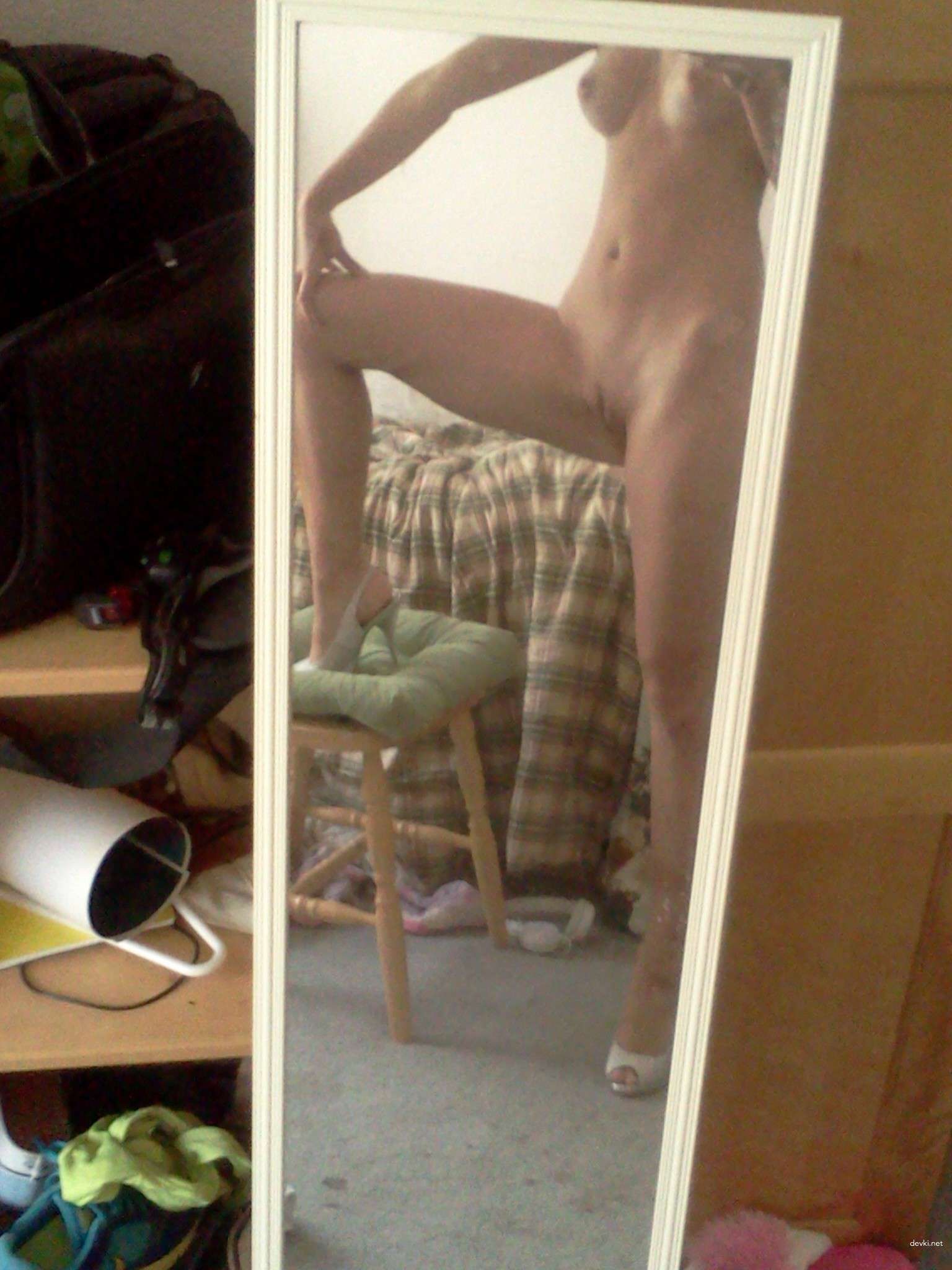 Skinny Nude Amateur Girl Exposed: Explicit XXX Photos of Sexy Young Woman