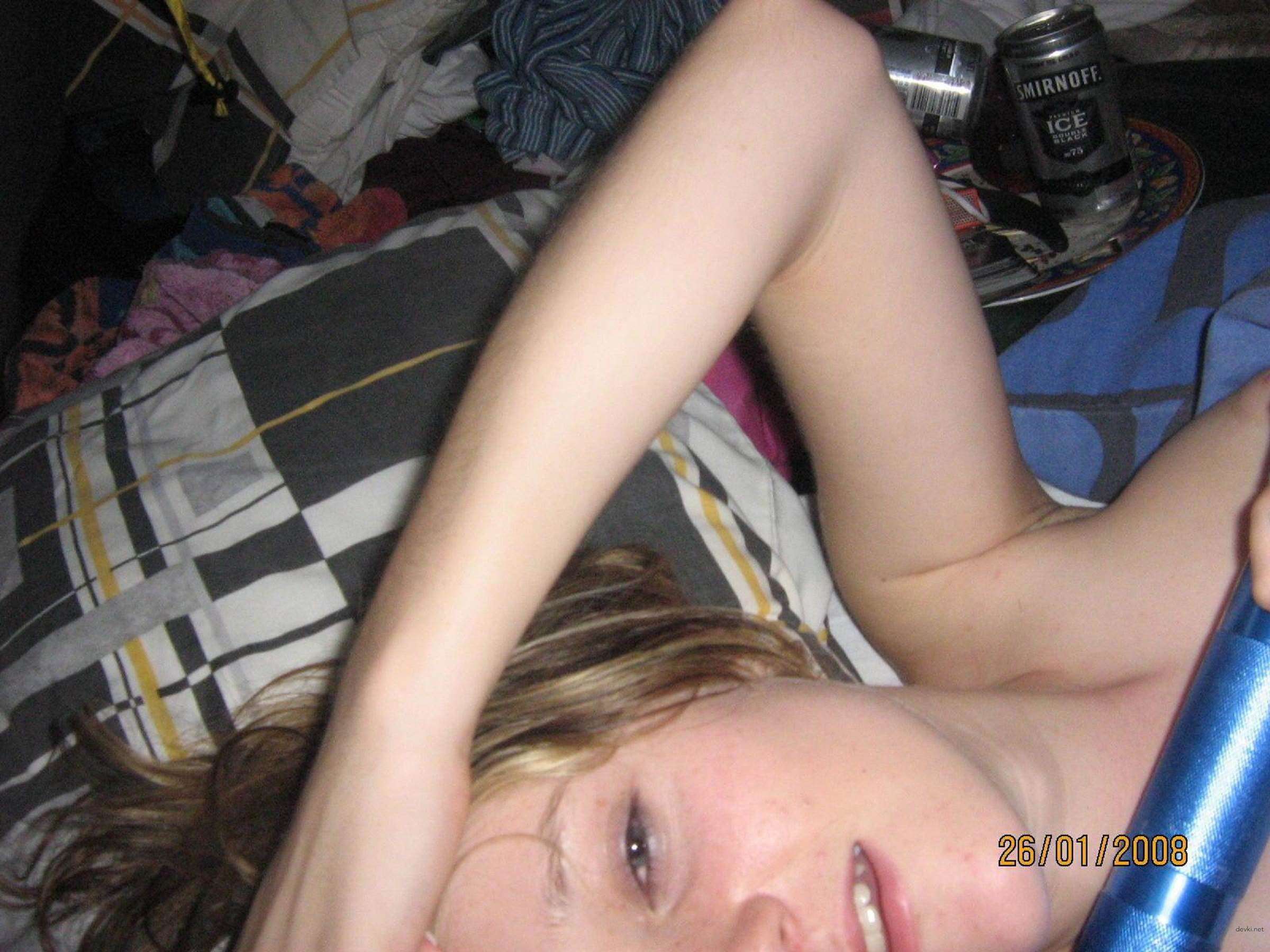 Explicit Private Amateur Porn: Smooth Shaved Pussy Girl Hardcore Photos