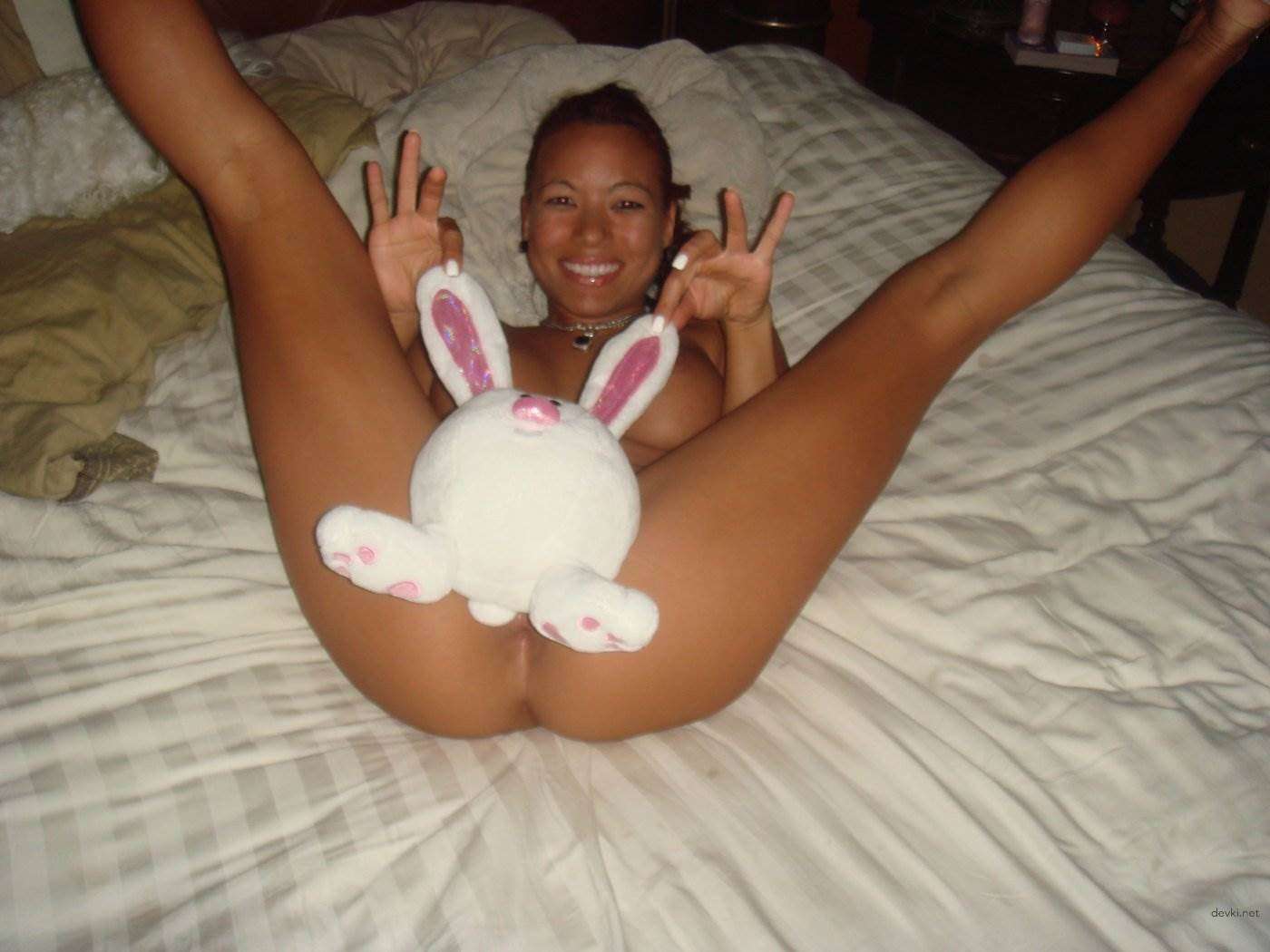 Sizzling Hot Wives with Flawless Bodies in Raw Amateur Porn Pics