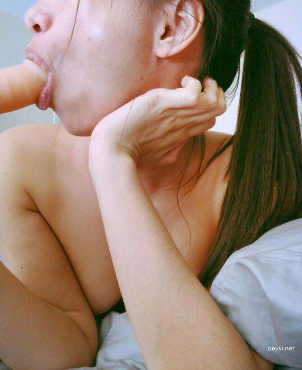 Explicit Amateur Porn: Stunning XXX Pics of Gorgeous Babe