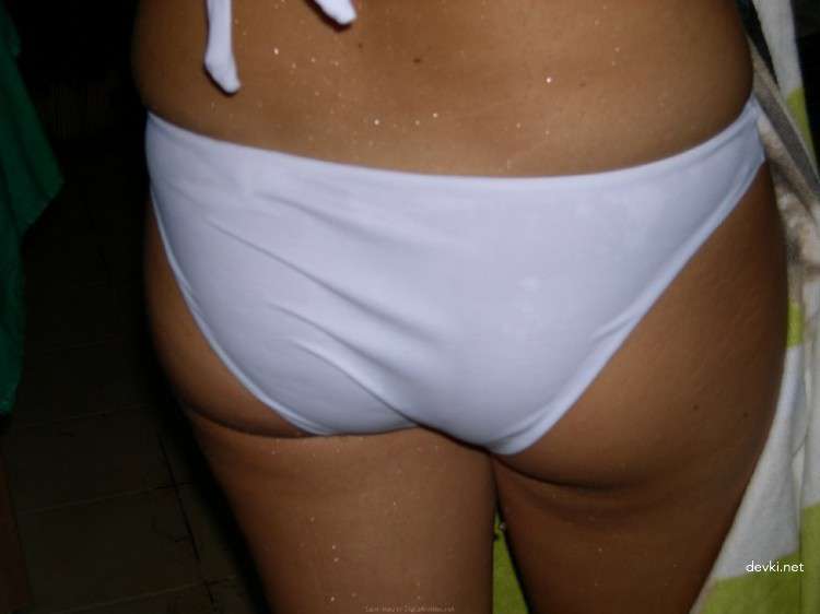 Amateur Slut with Bushy Pussy: Uncensored XXX Photo Gallery