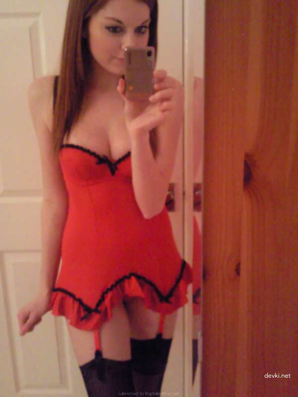 Seductive Amateur Babe in Hot Lingerie: Explicit XXX Photo Gallery