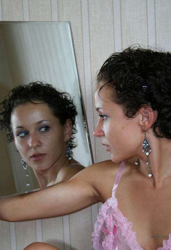 XXX Close-Up Shots: Amateur Naked Girl Shows Every Hole Explicitly!
