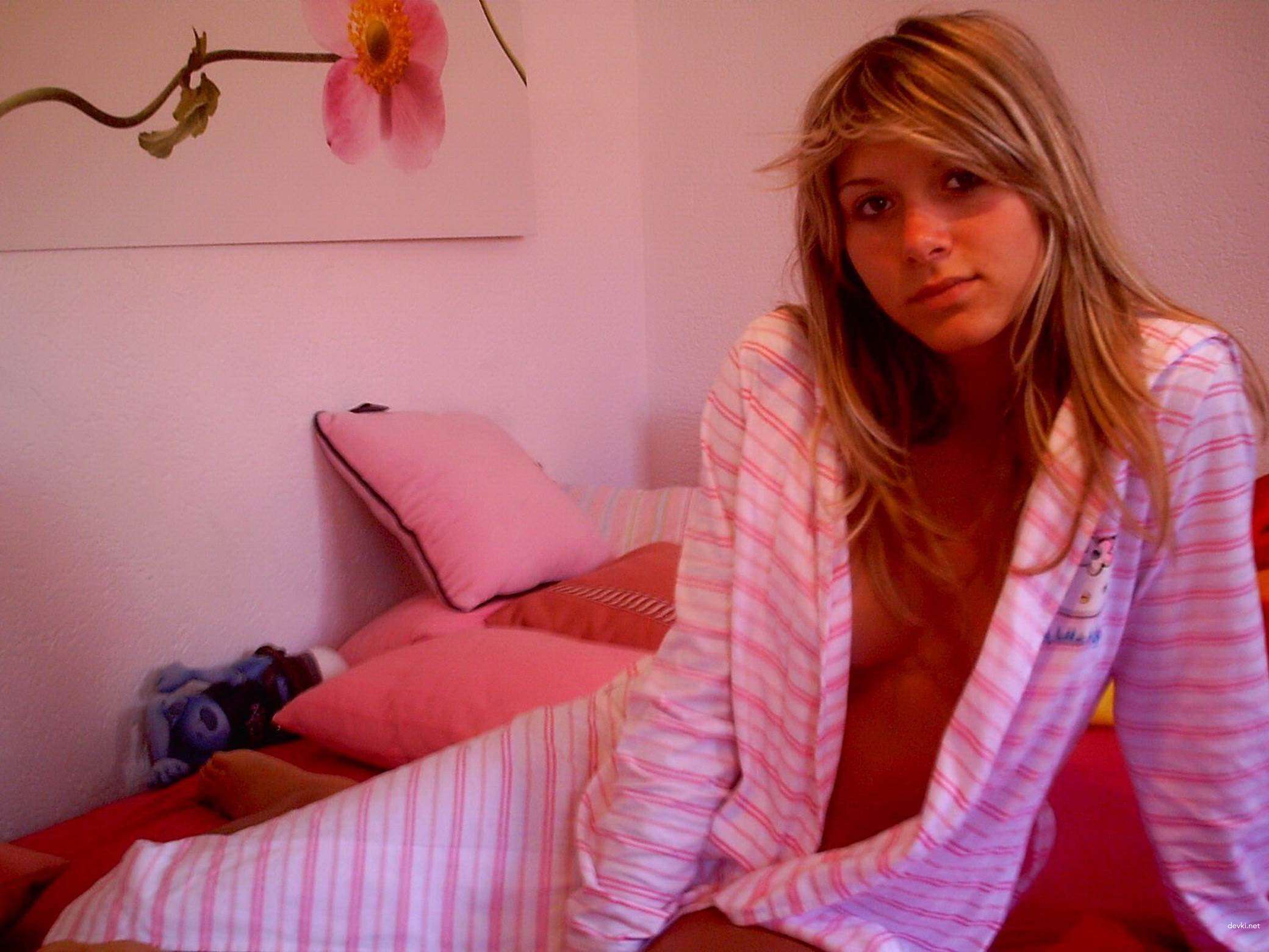 Amateur Student Nude Private Photoshoot: Explicit and Uncensored