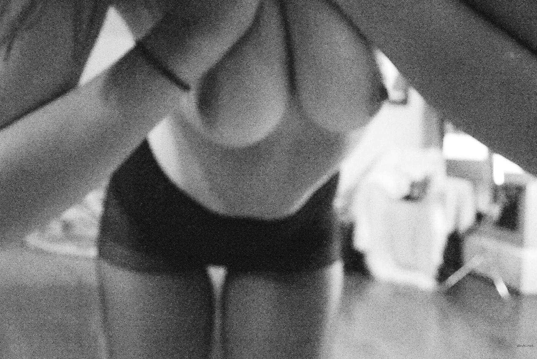 Seductive Babe Drenched in Sudsy Foam - Steamy Amateur Erotic Pic