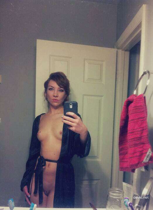 Hot Amateur Erotic Pics of Sexy Girl - Private Nudes Exposed!
