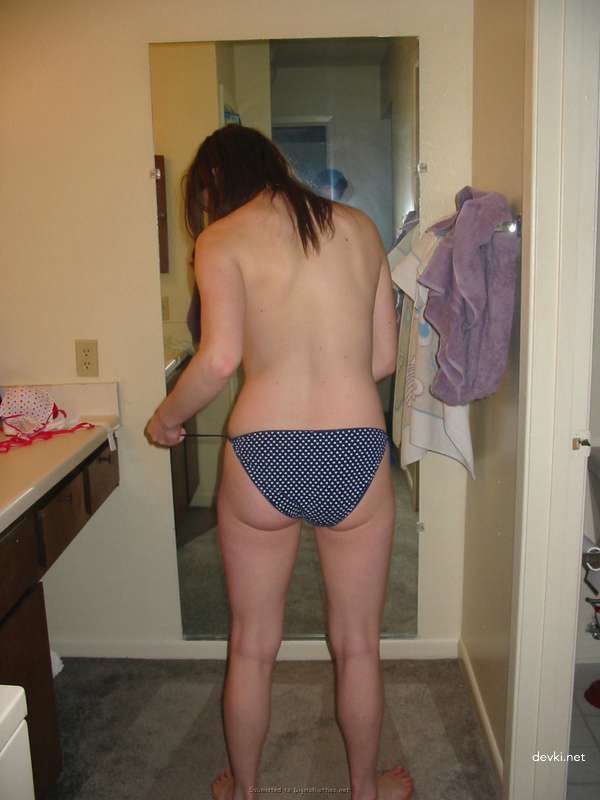 Uncensored Busty Girlfriend Amateur Pics - Explicit and Raw!