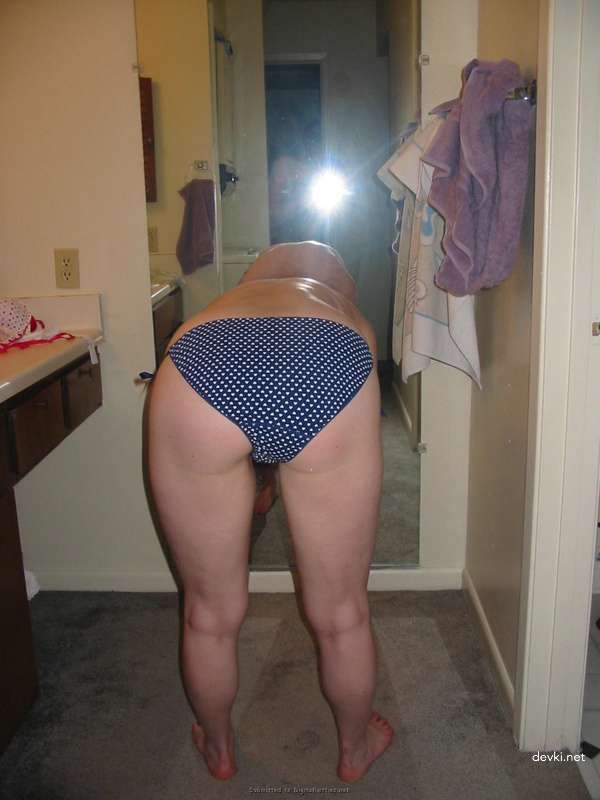 Uncensored Busty Girlfriend Amateur Pics - Explicit and Raw!