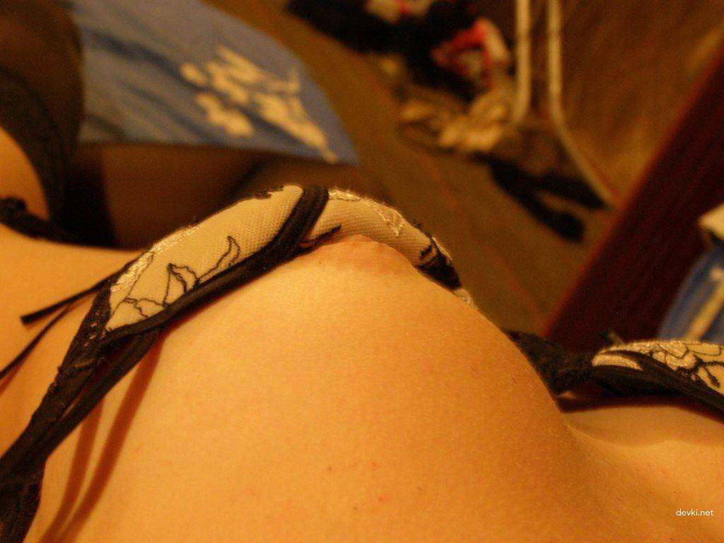 Hot Amateur Collection: Explicit Private Photos of Small-Breasted Girl - XXX Pics