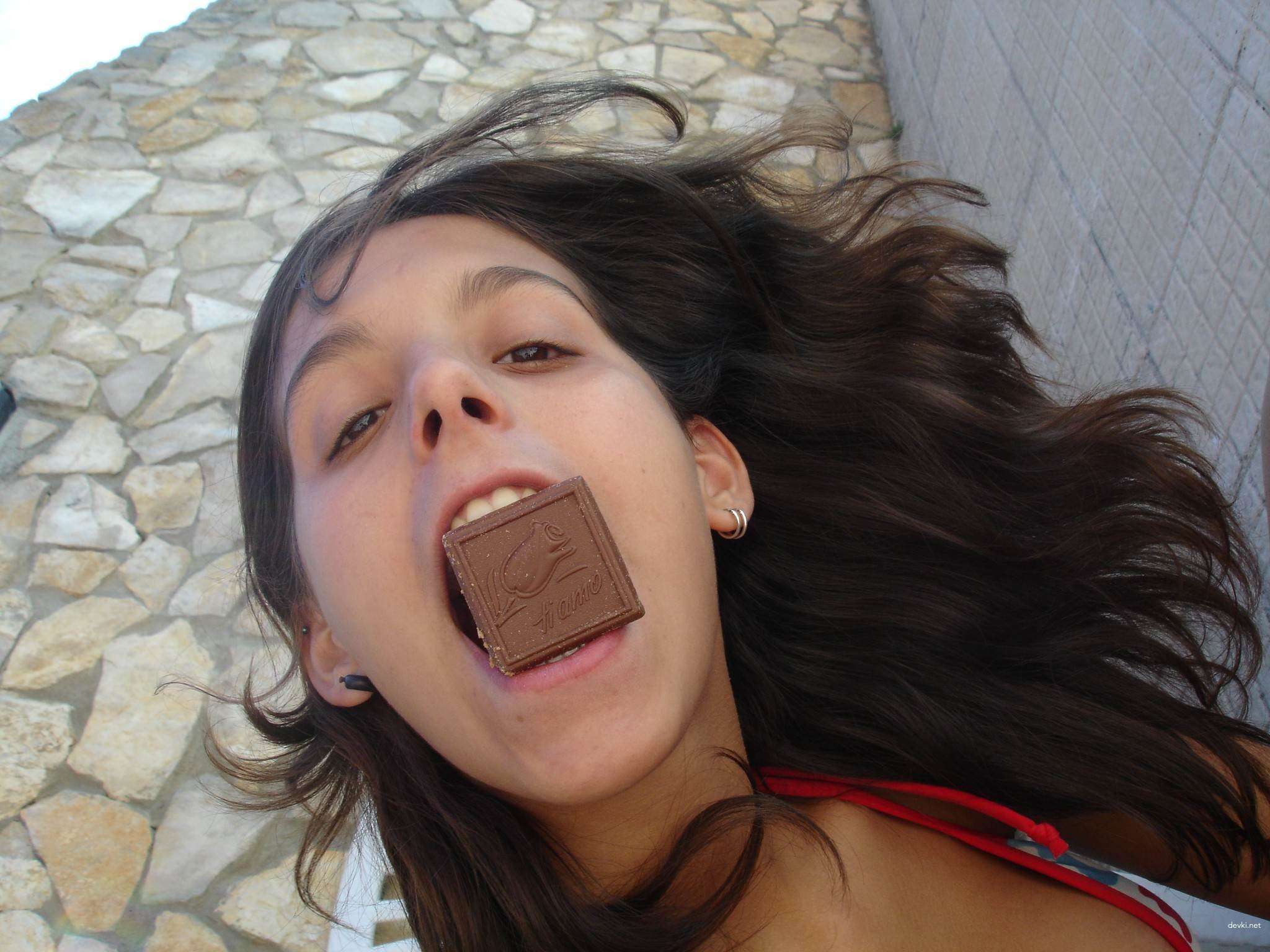 Explicit Interracial Amateur Ebony Teen Photoshoot: Horny Naughty XXX Action