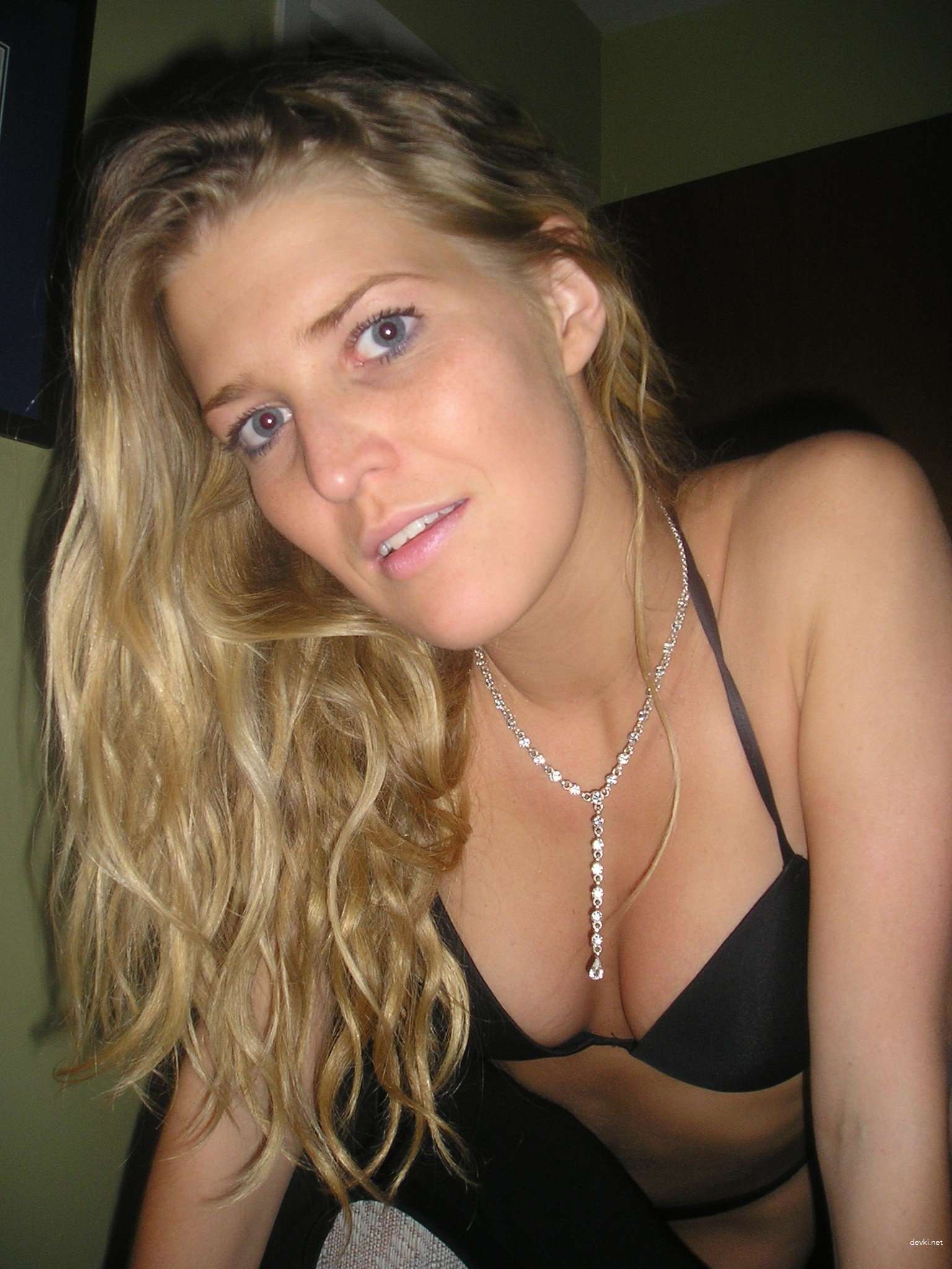 Amateur Hotwife Deepthroats Cock in Private Homemade Porn