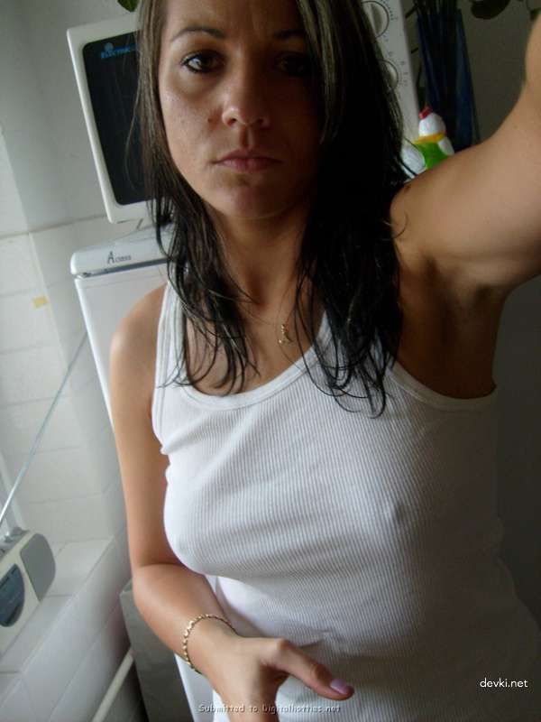 Explicit College Student Pussy Shot: Uncensored Selfie