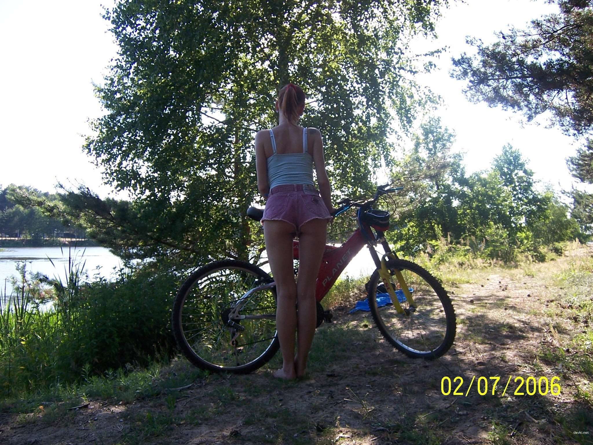 XXX Amateur Porn: Hot Naked Woman Strips Explicitly - Uncensored XXX Photo