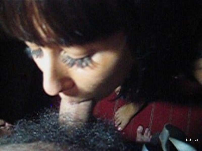 Amateur Slut Nude & Deepthroating - Explicit Cock Sucking Porn Pics