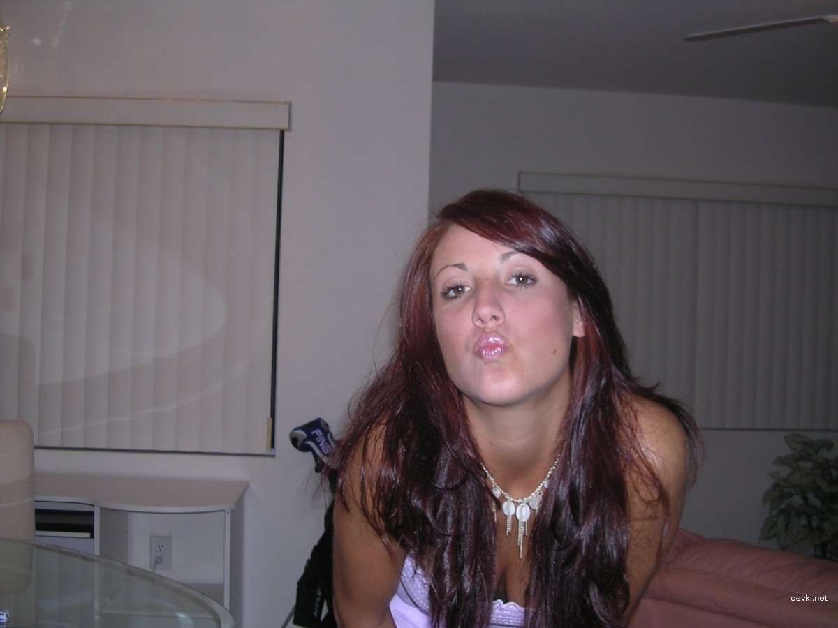 Amateur Slut's Explicit Homemade Porn Pics: Hardcore XXX Photos
