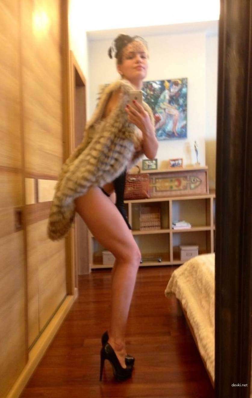 Russian Amateur Woman's Hardcore Porn Pics: Explicit Russian Amateur Sex Photos