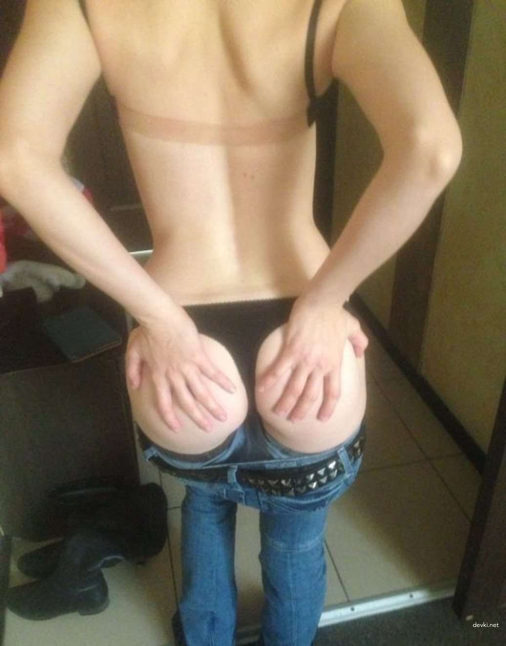 Amateur Girl's Uncensored Homemade Porn: Explicit XXX Photos
