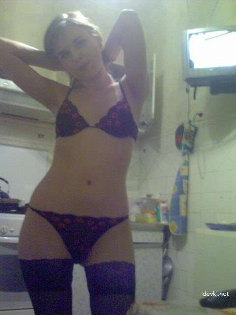 Explicit Young Amateur Babe's Hot Home Photos - Sexy Girl Fully Exposed!