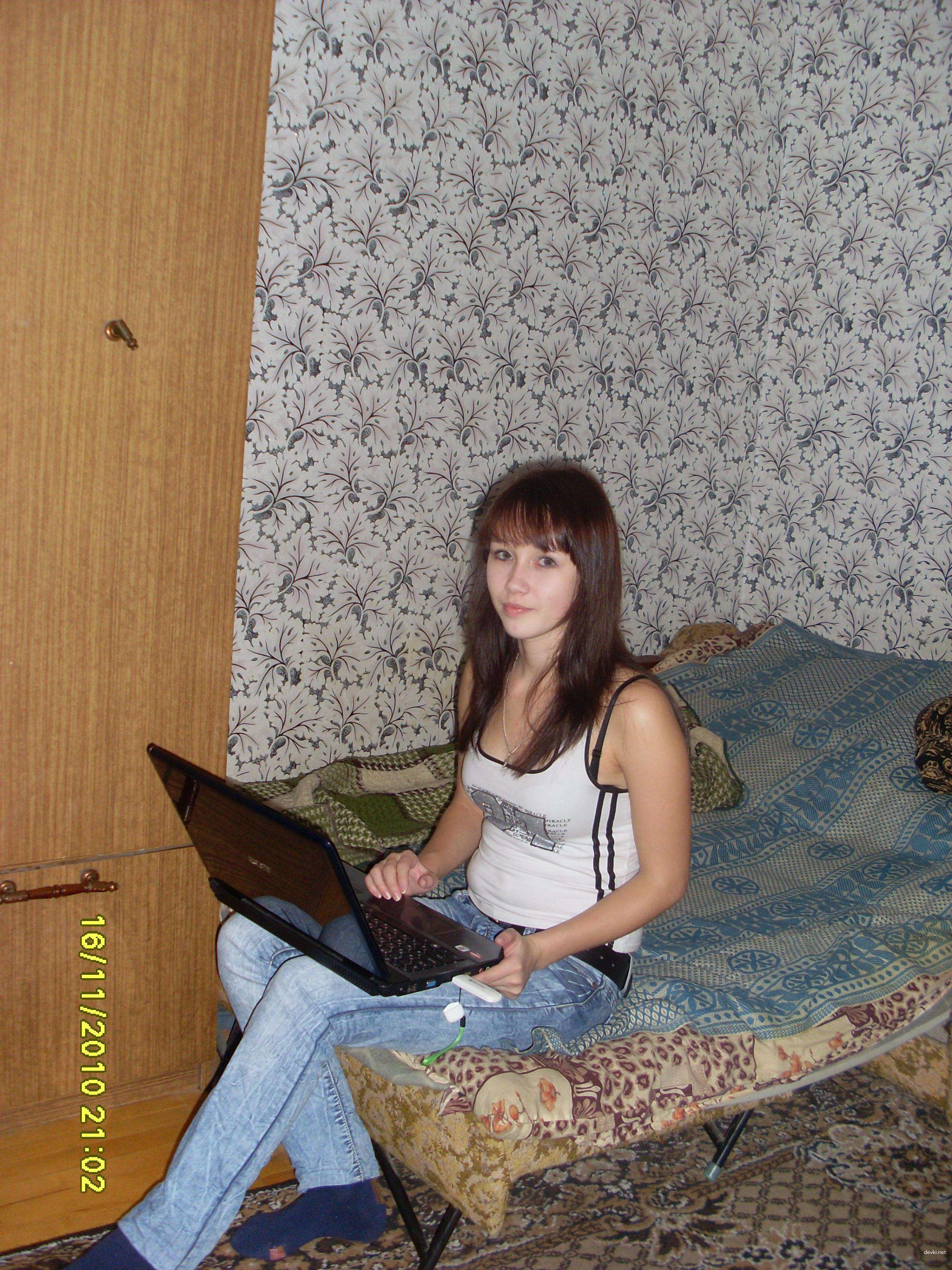 Sexy Brunette Wife's Hardcore Amateur Sex Pics - Young Wife Gets Wild and Explicit!