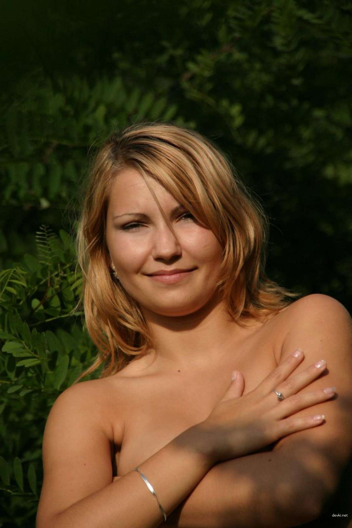 Amateur Blowjob: Hot Woman Sucks Cock in Explicit Photo