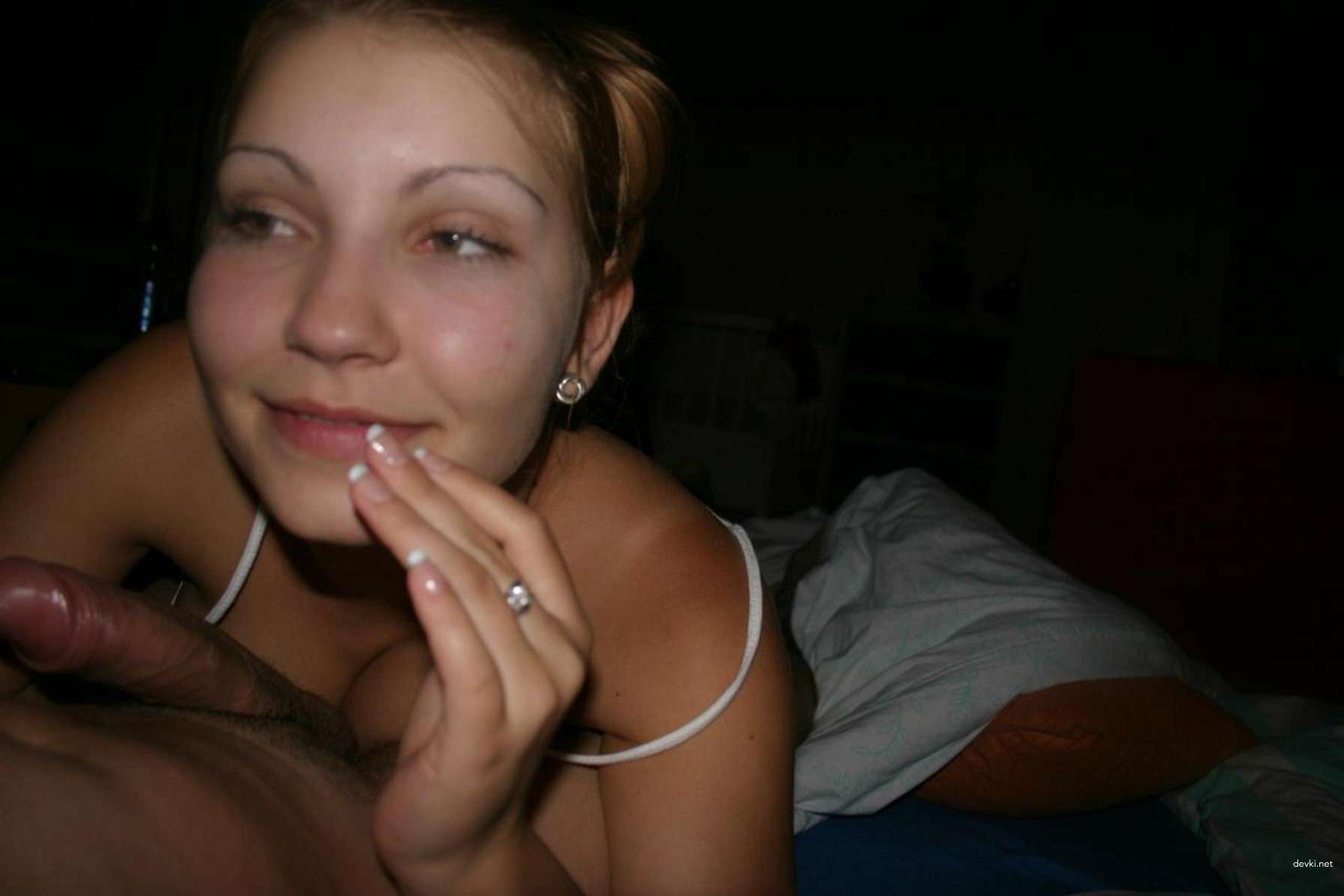 Amateur Blowjob: Hot Woman Sucks Cock in Explicit Photo
